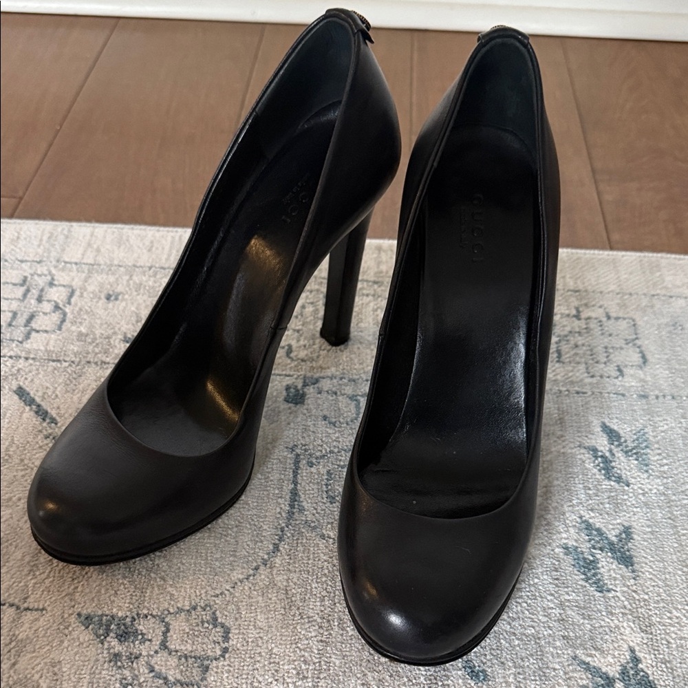 Gucci Classic Black Leather Heels